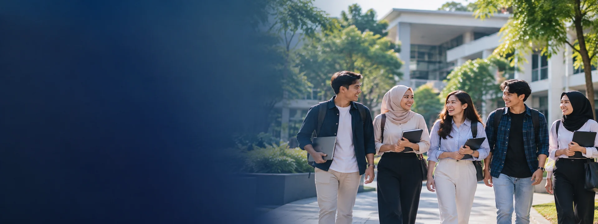 Ilustrasi mahasiswa berjalan bersama di area kampus
